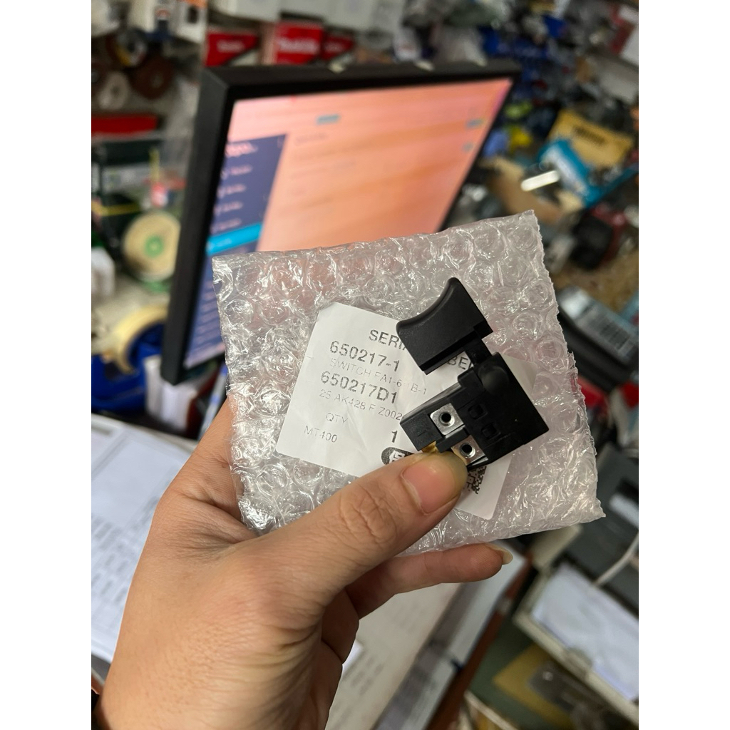 Công tắc máy bào MT191/ M1901B/ M413/ M4100B (650217-1)*