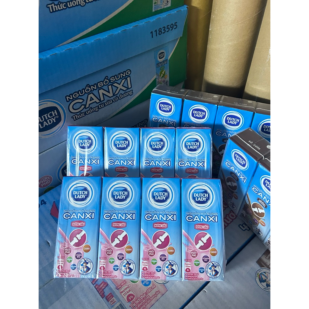 [ Hoả Tốc]   Thùng 48 Hộp Sữa Tươi Tiệt Trùng Dutch Lady Cô Gái Hà Lan Socola (48 x 180ml)