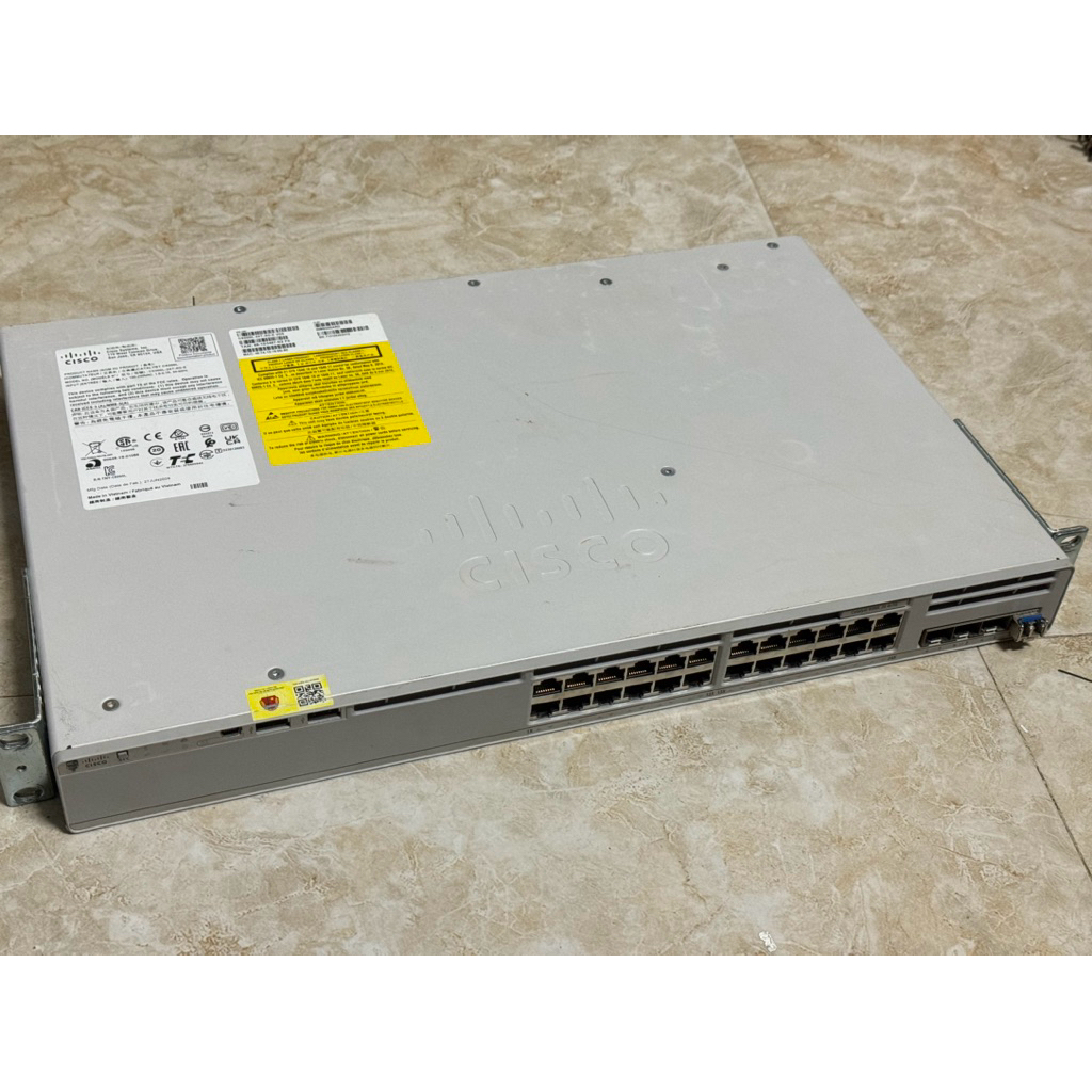 (Hàng cũ) Switch Cisco C9200L-24T-4G-E 24-port data, 4 x 1G, Network Essentials