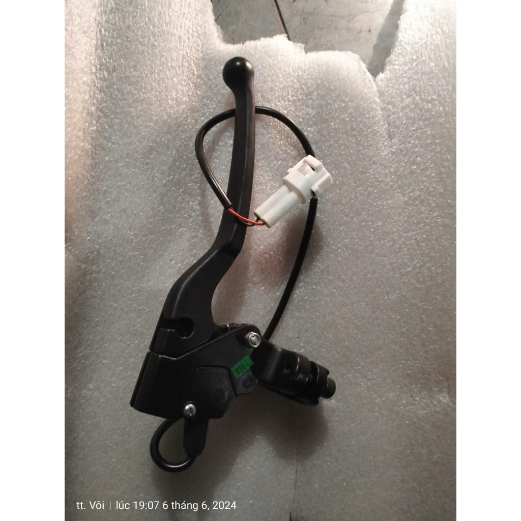 tay phanh sau xe điện yadea ulike, A1