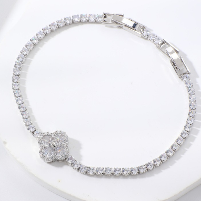 Vòng Tay Tennis Unisex BlackWhite Clover Tennis Chain - Lắc Tay Đính Đá Charm Cỏ 4 Lá đính đá cz MAM