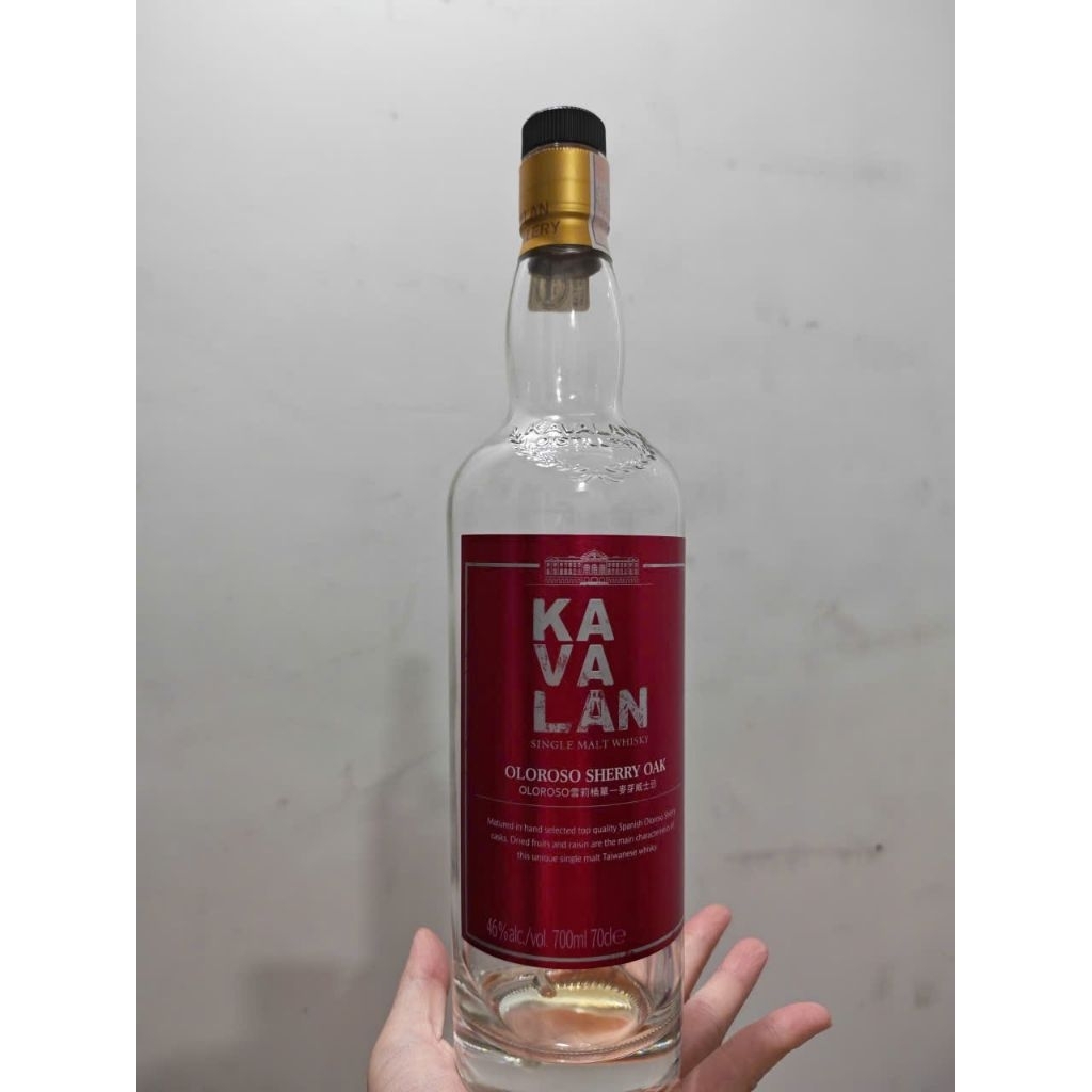 Vỏ chai Kavalan 700ml dùng để trang trí trưng bày