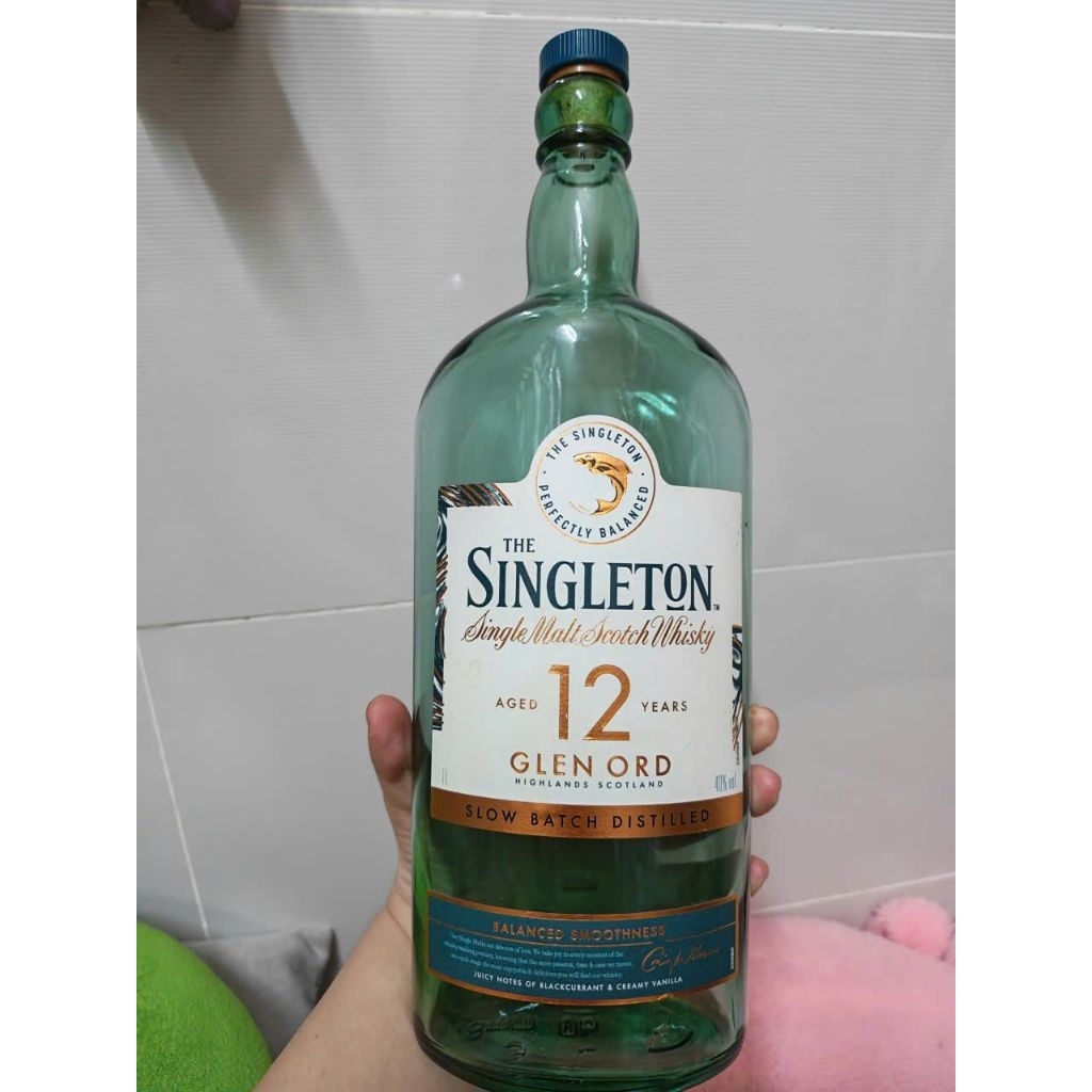 Vỏ chai The Singleton 12 dùng để trang trí trưng bày