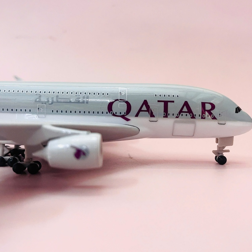 Máy Bay Kim Loại QATAR AIRWAYS - Airbus A380 | Mô Hình Tỉ Lệ 1:400 Fullbox Cao Cấp