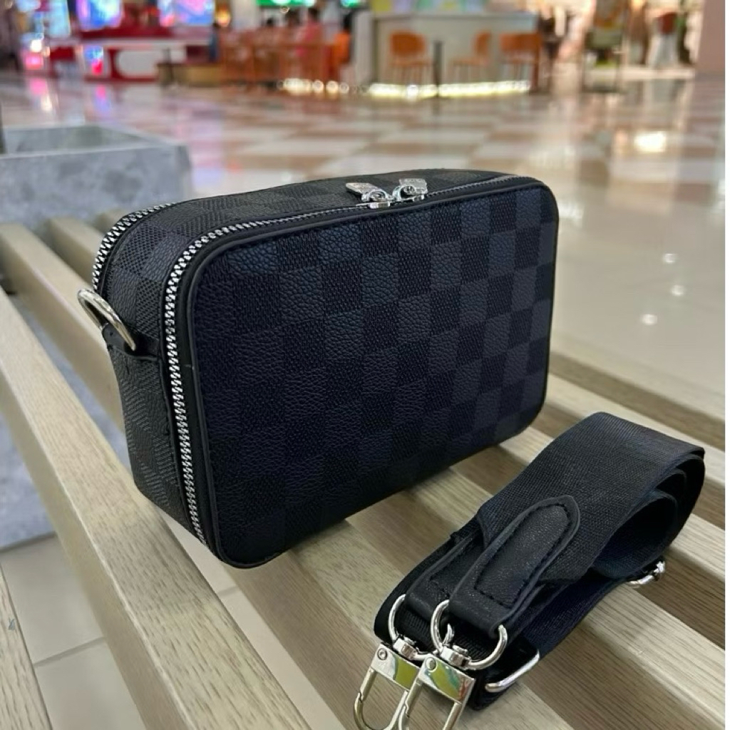 Túi Đeo Chéo Nam Hàng Loại Một Dáng Hộp Quai Đeo Điều Chỉnh Có 2 Ngăn Rộng Kích Thước 20x12x6 Có Thể Đựng Nhiều Đồ