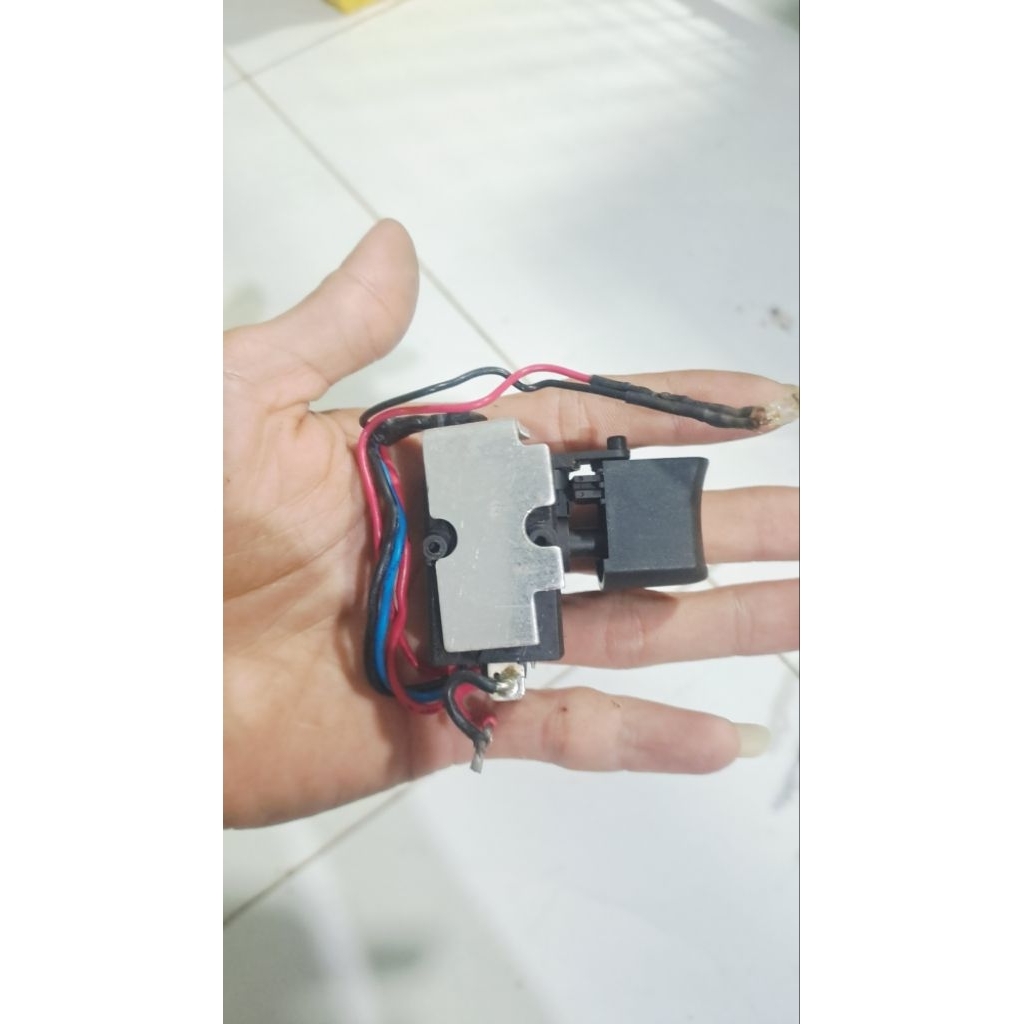 công tắc ryobi BID-1228 12v hàng tháo máy hoạt động tốt , hãy so sánh trước khi mua và đọc mô tả