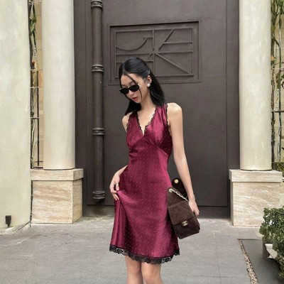 TUBYCATU Đầm Cổ Yếm Hở Lưng Ruby Lace Halter Phối Ren Quyến Rũ Sang Trọng