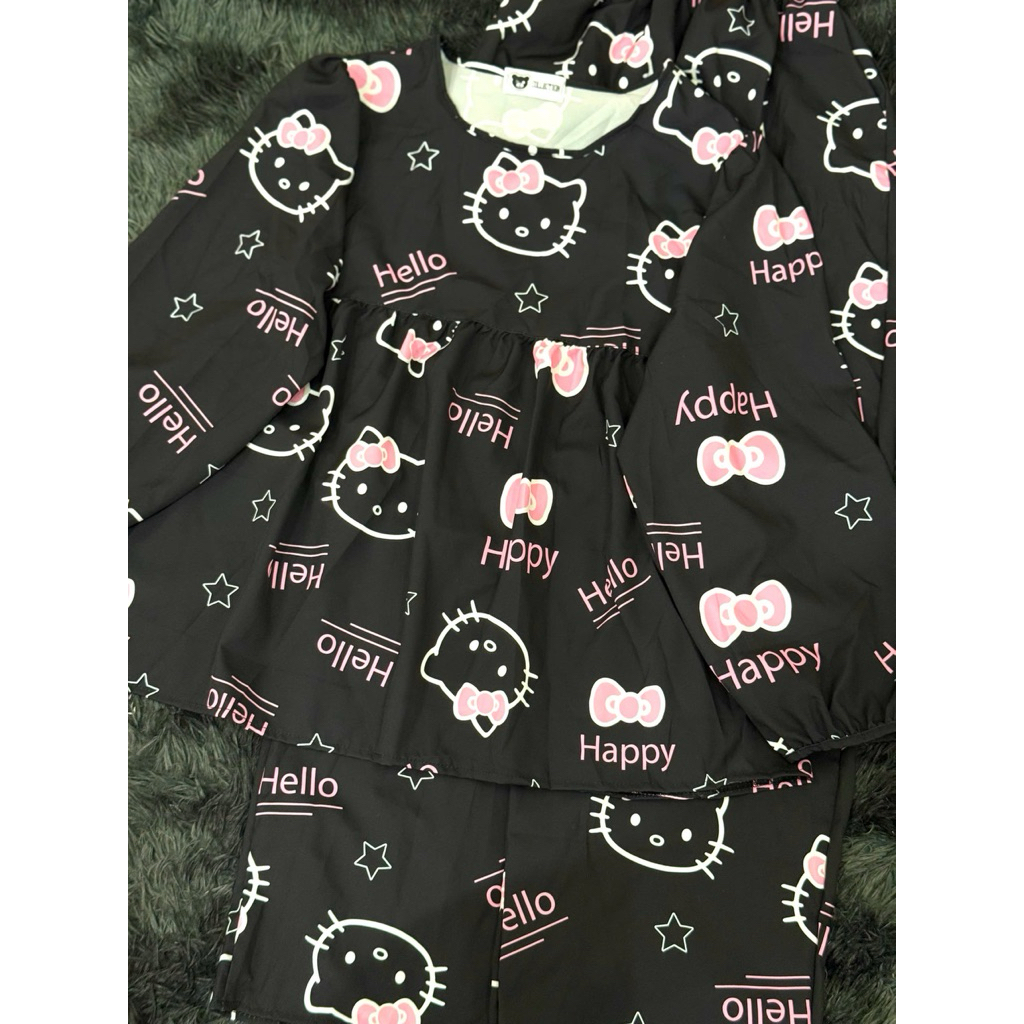 Bộ Pijama Đen Hello Kitty Viền Hồng – Tay Dài