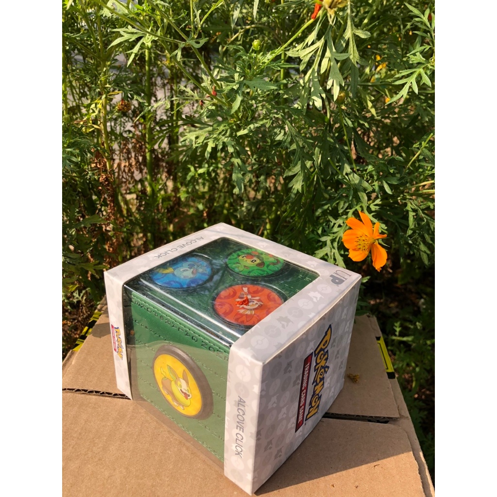 Sản phẩm Ultra Pro: Galar Alcove Click Deck Box for Pokemon
