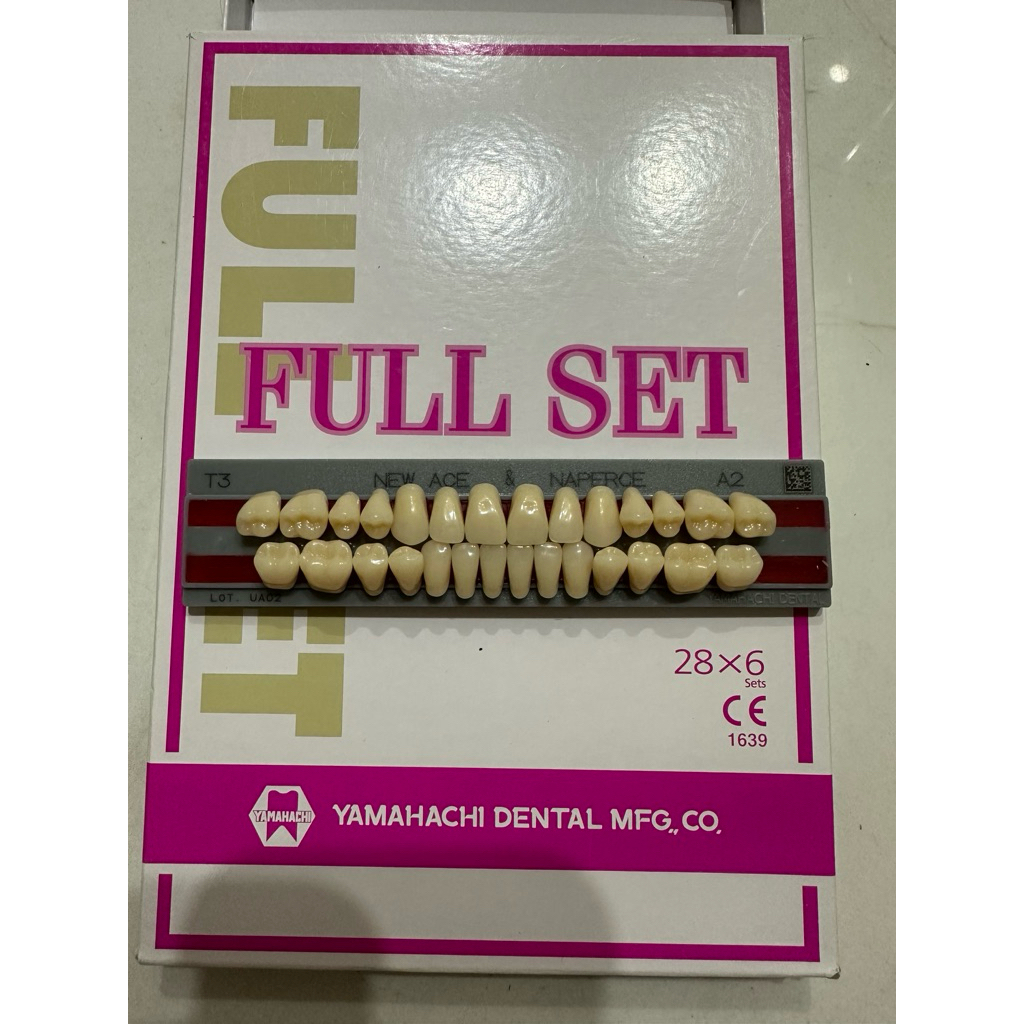 1 VỈ RĂNG NHỰA NHẬT THÁO LẮP 28R