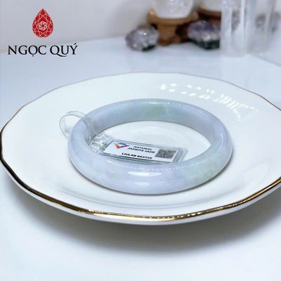 Vòng cẩm thạch A Myanmar - Ngọc phỉ thúy type A bản hẹ chất nếp mịn ni 54- 58 (kèm kđ type A) - Ngoc Quý