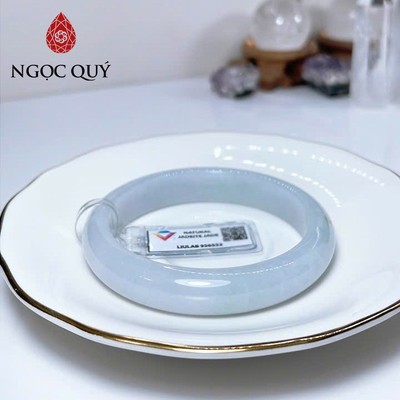 Vòng cẩm thạch A - Ngọc phỉ thúy type A bản hẹ bạch ngọc phớt xanh xanh chất nếp hóa ni 60mm (kèm kđ type A) VL11- NQ