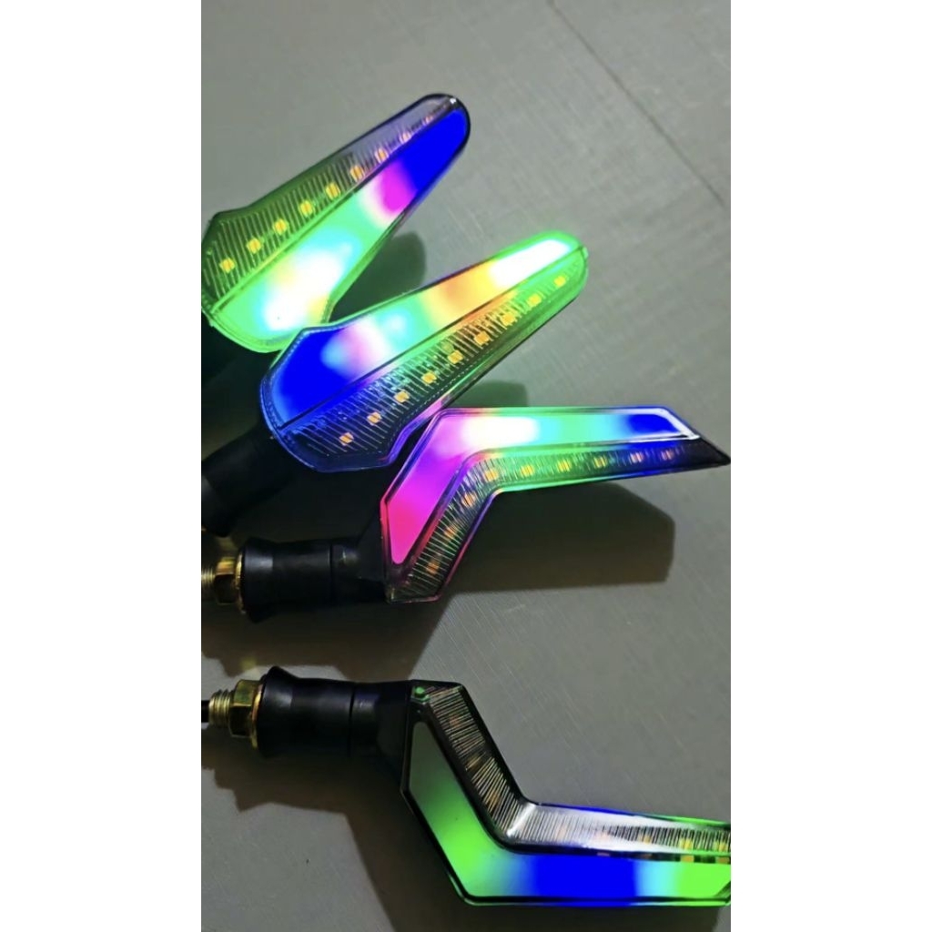 Xi nhan L21 7 màu chạy hiệu ứng audi lưỡi kiếm lắp xe điện xe máy ( dùng điện 12v) phụ tùng phụ kiện