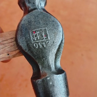 Búa đóng đinh (loại đầu bi), hàng bãi Nhật.