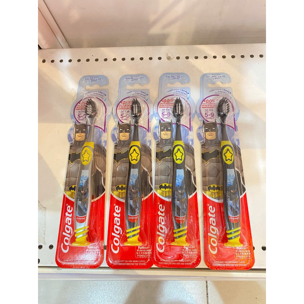 Bộ 4 Bàn chải đánh răng Colgate họa tiết Batman hoặc Barbie dành cho bé