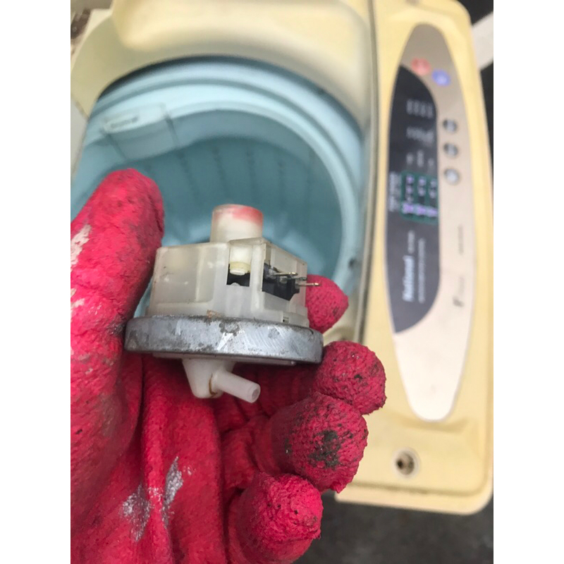 Phao nước máy giặt National NA-F6000 cũ tốt zin tháo máy