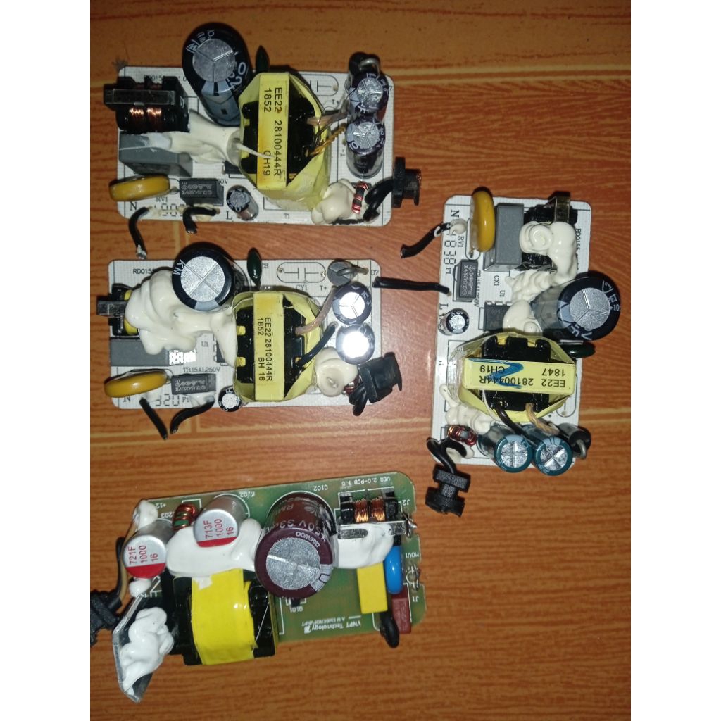 Mạch  12V 1.5A không vỏ