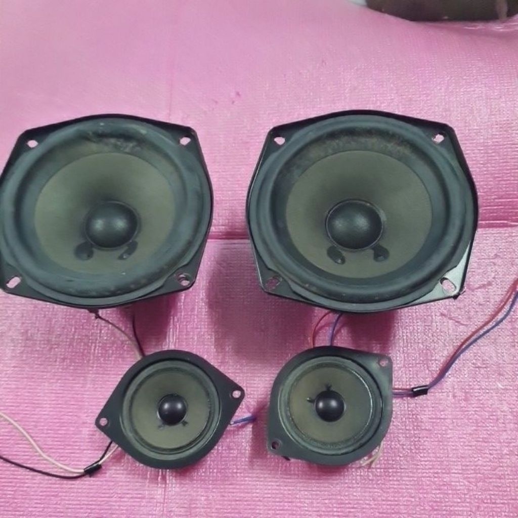 Combo bass treble SONY tháo thùng bass 1,3 tấc  gân cao su 8ohm 20w , treble giấy 18ohm 20w có sẵn t