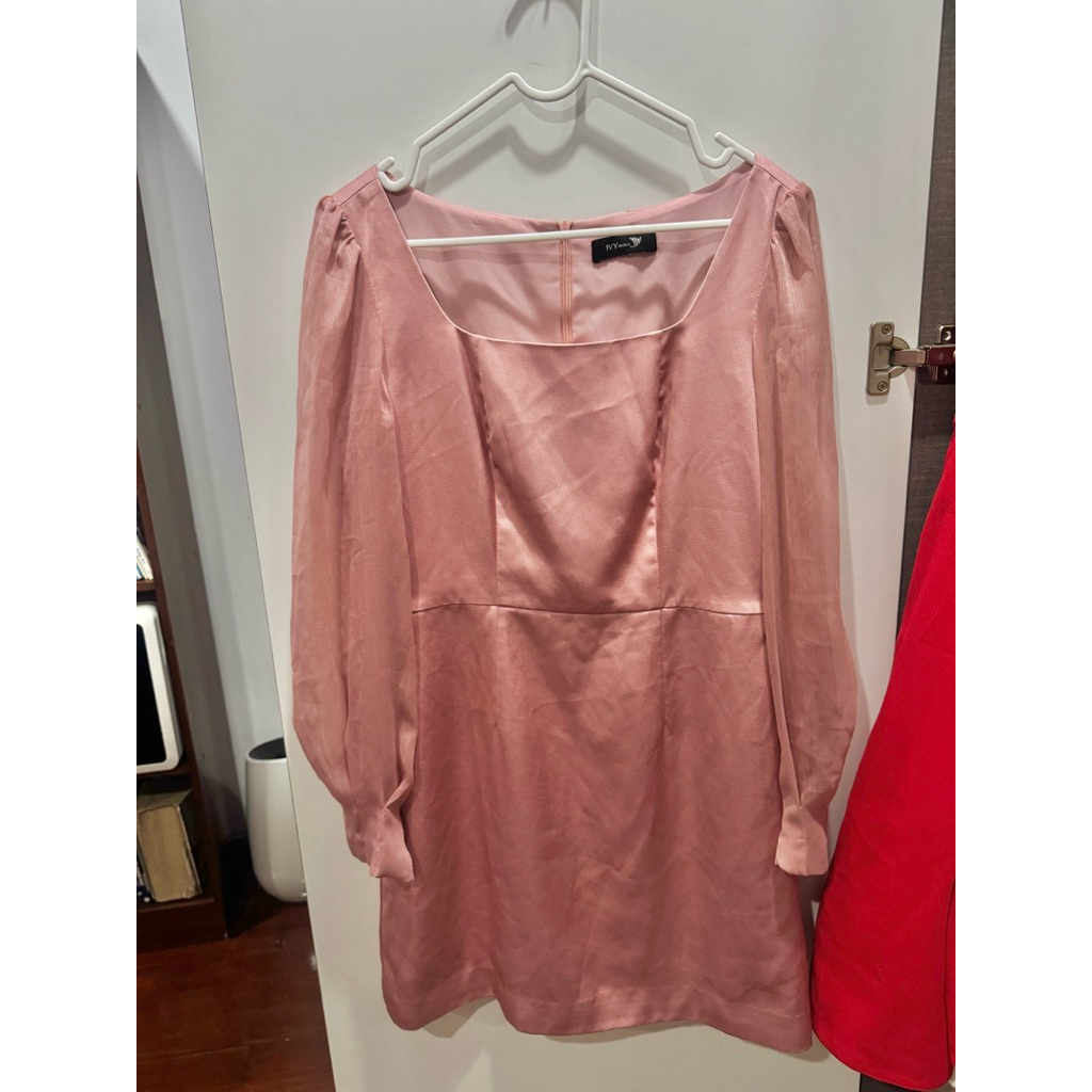 THANH LÝ VÁY LỤA IVY MODA Size M