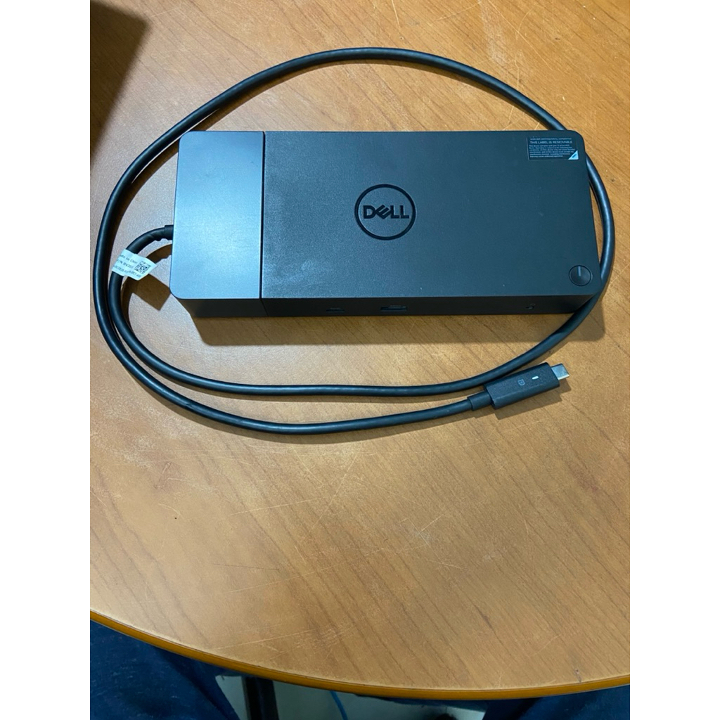 Đế cắm (Docking Station) Dell WD19, còn được biết đến với tên mã sản phẩm là K20A đã bao gồm sạc 19v
