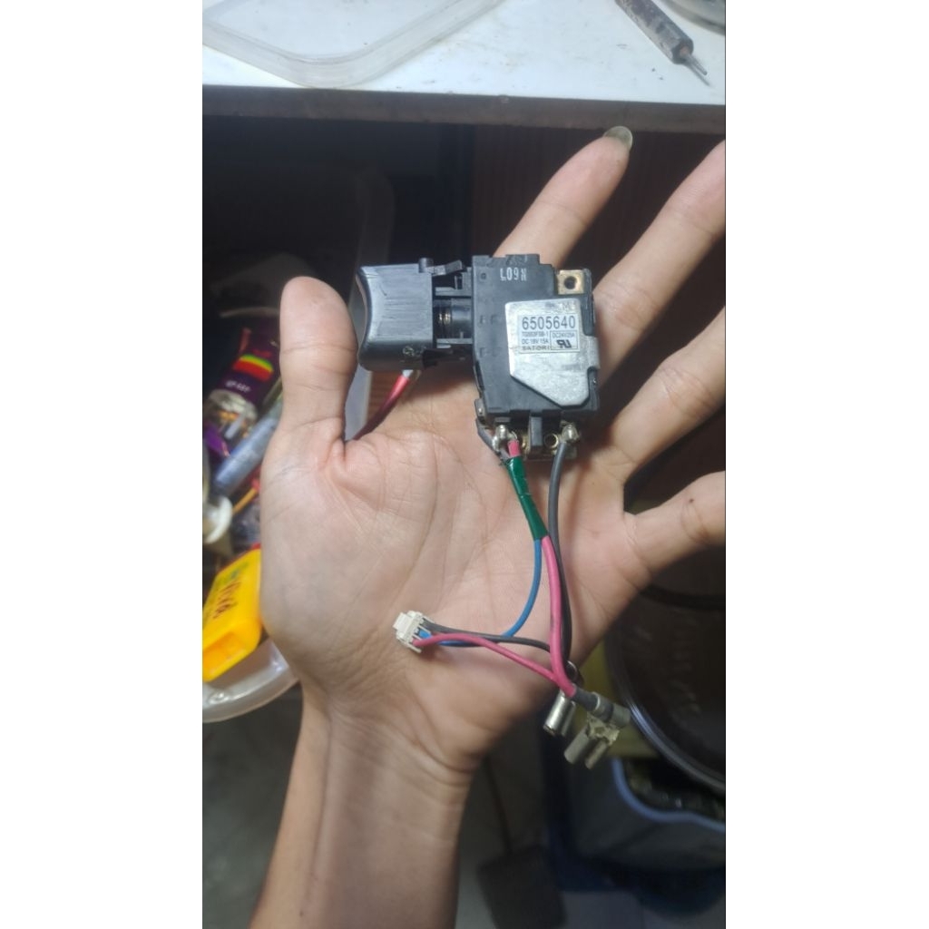 công tắc MAKITA TD130 - TD131  hàng tháo máy hoạt động tốt , hãy so sánh trước khi mua và đọc mô tả