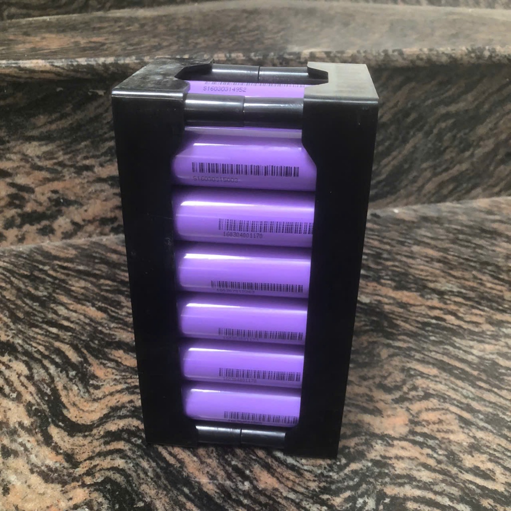 Khối 18cell 26980 Dung Lương 5800mAh Nội Trở 3-5Ω 3.7v  Dòng Xả 90A  Hàng Tháo Khối