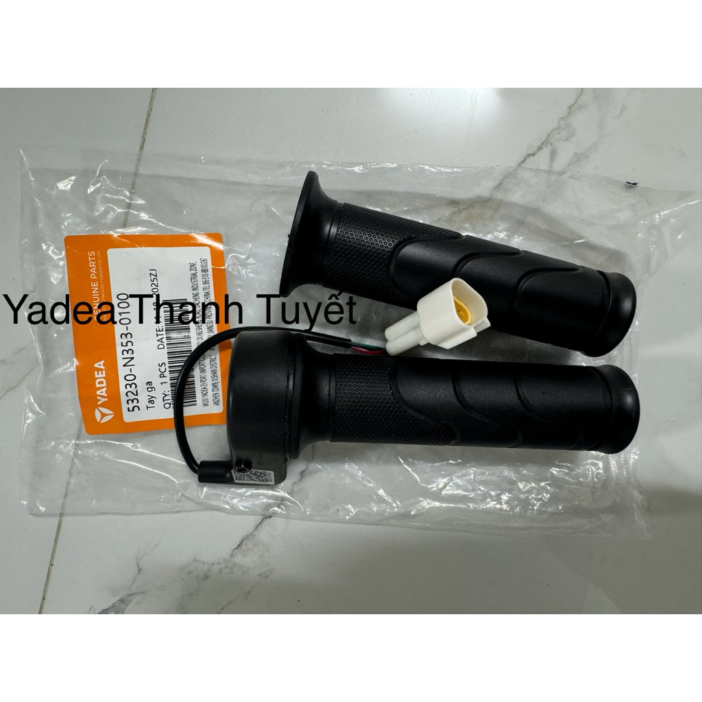 Tay ga Odora S, S1, Odora Pro, S3, Vigor Yadea chính hãng ( 1 đôi )