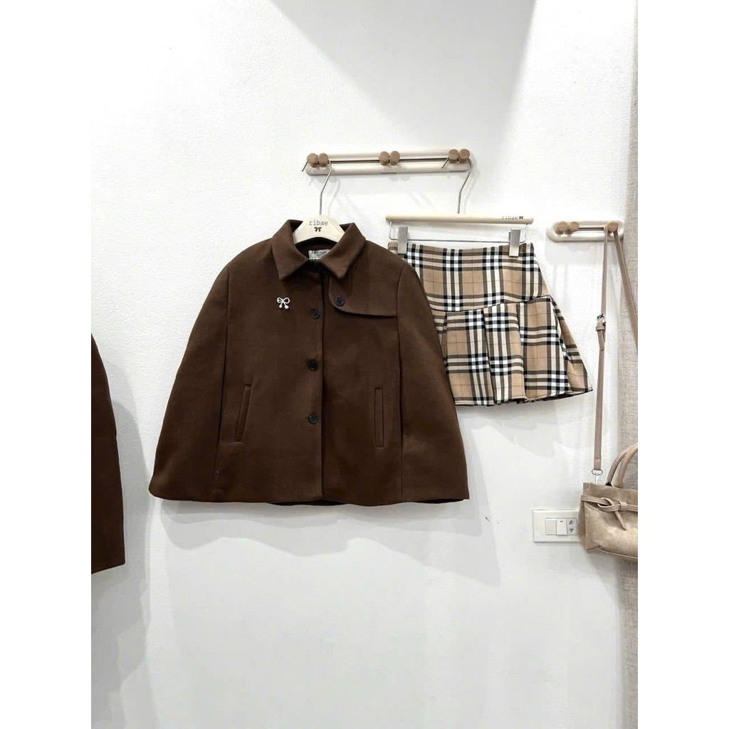 [S2.4276] Set Áo Dạ Choàng Nâu Kèm Tang Nơ Mix Chân Váy Kẻ | BigBuy360 - bigbuy360.vn