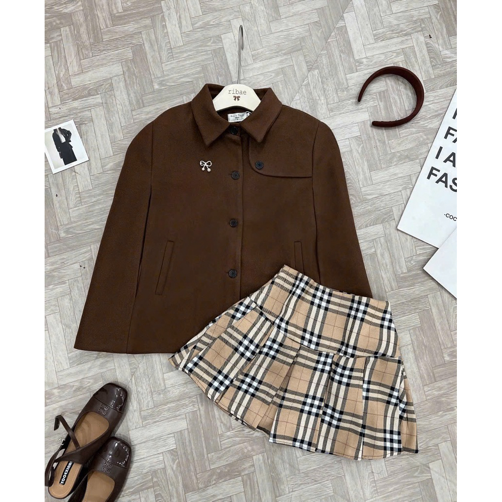 [S2.4276] Set Áo Dạ Choàng Nâu Kèm Tang Nơ Mix Chân Váy Kẻ | BigBuy360 - bigbuy360.vn