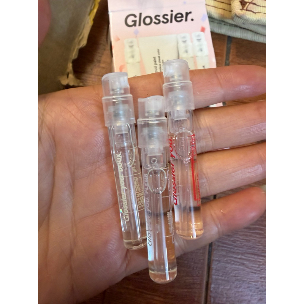 nước hoa Glossier You Eau de Parfum.