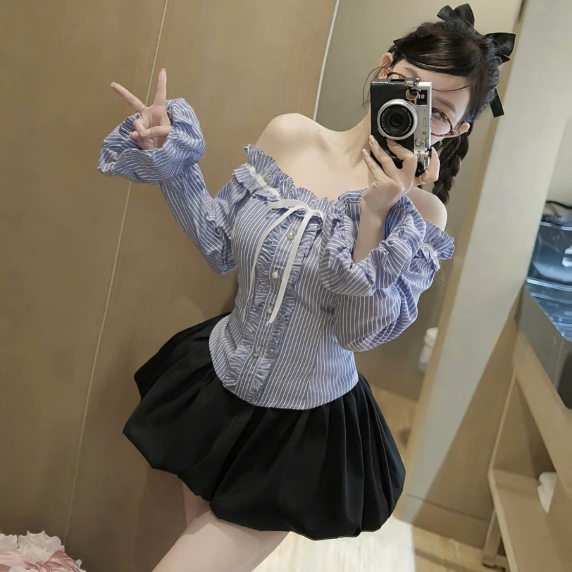 Set Áo Trễ Vai Phối Dây Nơ Dài Tay Phối Viền Bèo Nhún + Chân Váy Bí Phồng Có Quần Trong | BigBuy360 - bigbuy360.vn