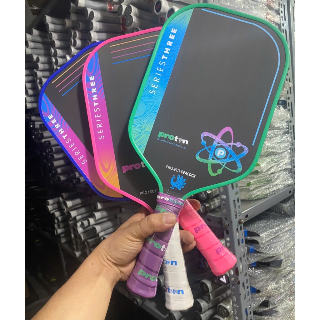 Vợt Pickleball Proton Series 3 Flamingo  Mặt Carbon Siêu Nhám tặng kèm 2 quấn cán