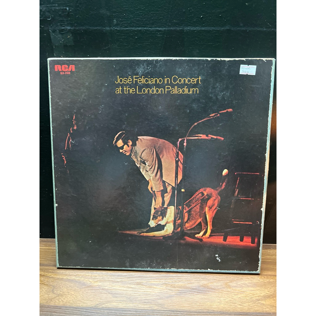 Box Đĩa than vinyl Vocal :của nghệ sĩ guitar và ca sĩ người Puerto Rico José Feliciano.  Album :Aliv