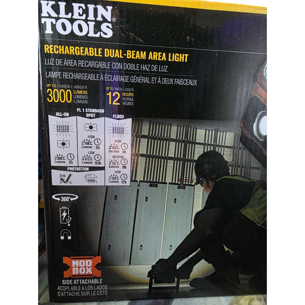 🔦 ĐÈN CÔNG TRƯỜNG KLEIN TOOLS SẠC PIN 3000 LUMENS – DUAL BEAM – IP65