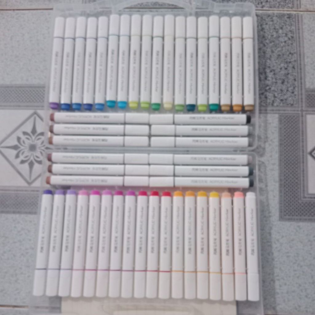 Hộp màu acrylic maker 48 màu hình tam giác 8066