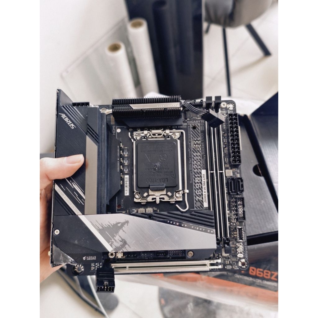 Bo mạch chủ Mainboard Gigabyte Z690i Aorus Ultra Lite D5 Wifi
