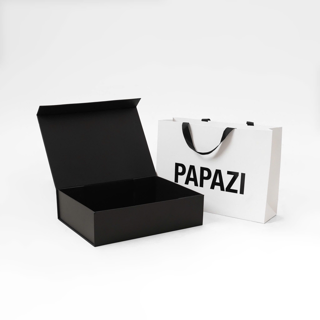 Hộp quà cao cấp, đơn giản chữ dập nổi - PAPAZI