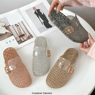 Dép đế mềm đa năng ngoài trời với khóa kim loại sáng bóng và bao ngón chân rỗng