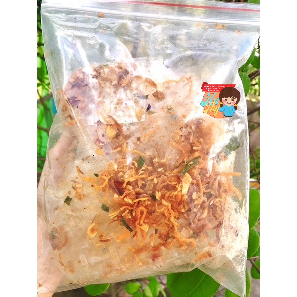 Bánh tráng khô gà sốt me