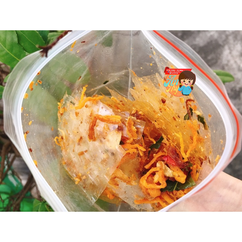 Bánh tráng khô gà sốt me