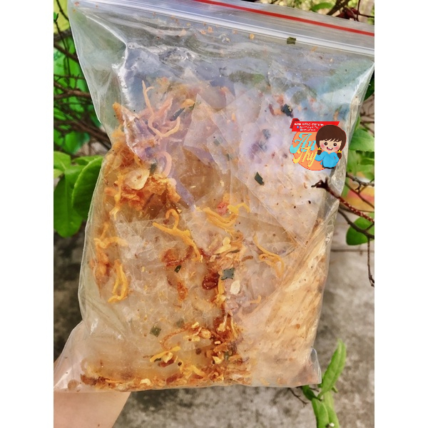 Bánh tráng khô gà sốt me