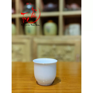 Chén trà sứ trắng