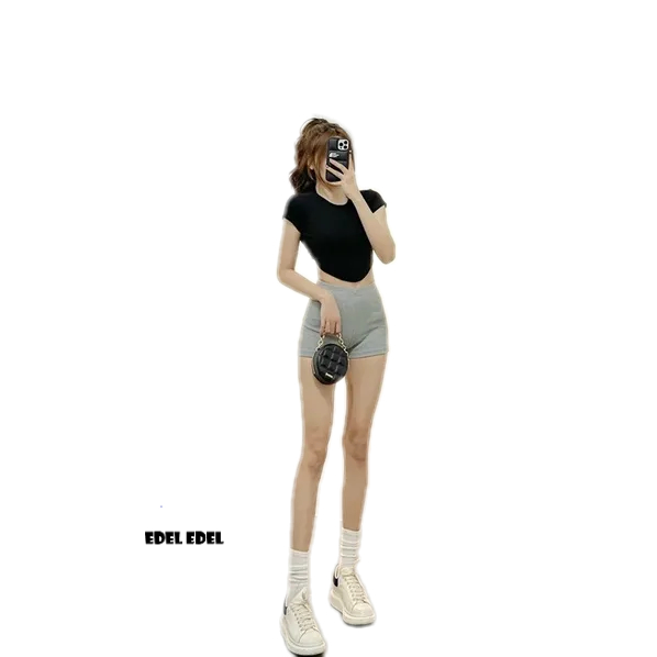 Áo thun gân khoét 2 bên eo