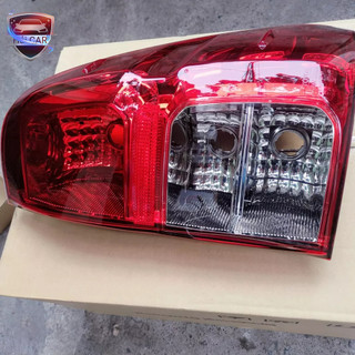 Đèn hậu miếng ngoài toyota hilux 2018-2021 sịn chính hãng 815510k261