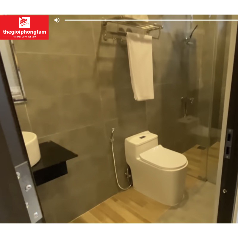 Bồn cầu một khối, Bệt vệ sinh liền khối R65-6601