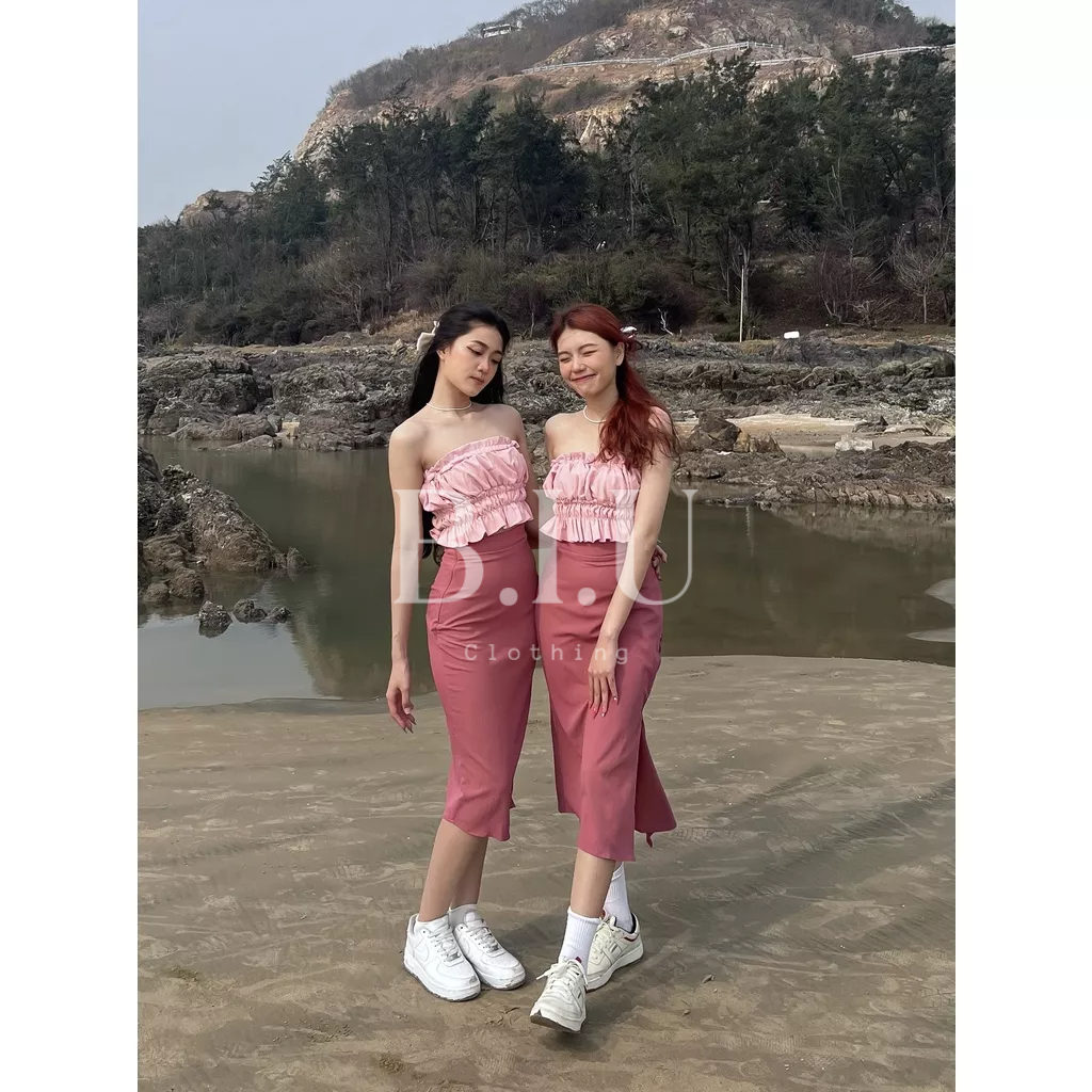 Set áo croptop hở lưng nhún chân váy dài xẻ hot trend màu hồng pinky BB0014 BIU Clothing