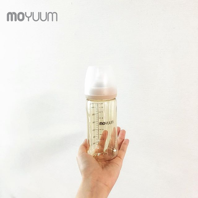 Bình sữa MOYUUM nhựa PPSU 270ml núm ty 2-5m (1 bình)