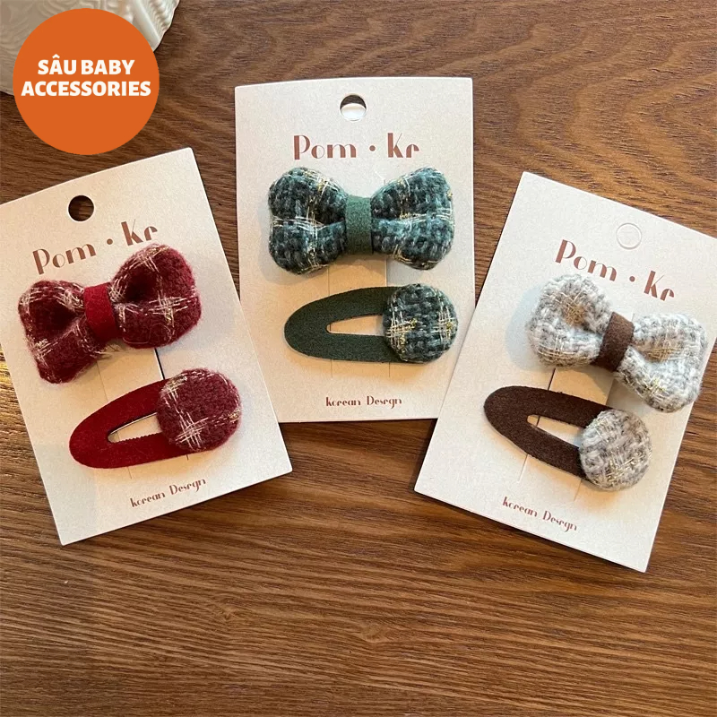 Sét hai chiếc kẹp tóc vải dạ kẻ lấp lánh cho bé