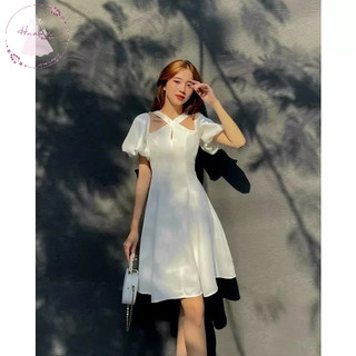 Đầm trắng thiết kế cổ chéo yếm dáng a xoè