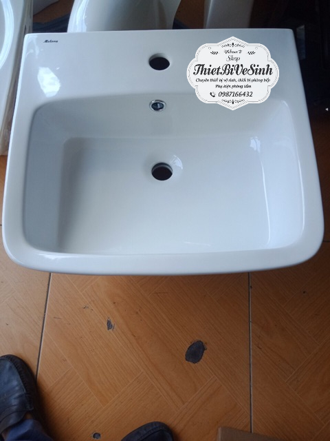 Lavabo treo tường, chậu rửa mặt liền chân che bộ xả cao cấp